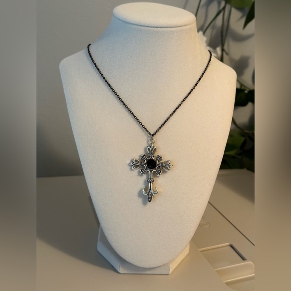 Gothic Dark Silver Cross Vampire Necklace Chain Jewelry Halloween - Picture 2 of 7